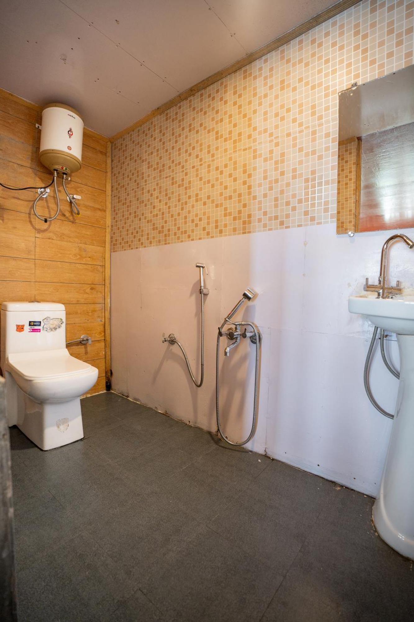 Monratino Himadrie -2 Mins Walk From Mall Road - All Rooms Have Kanchenjunga Mountain View Дарджилинг Екстериор снимка