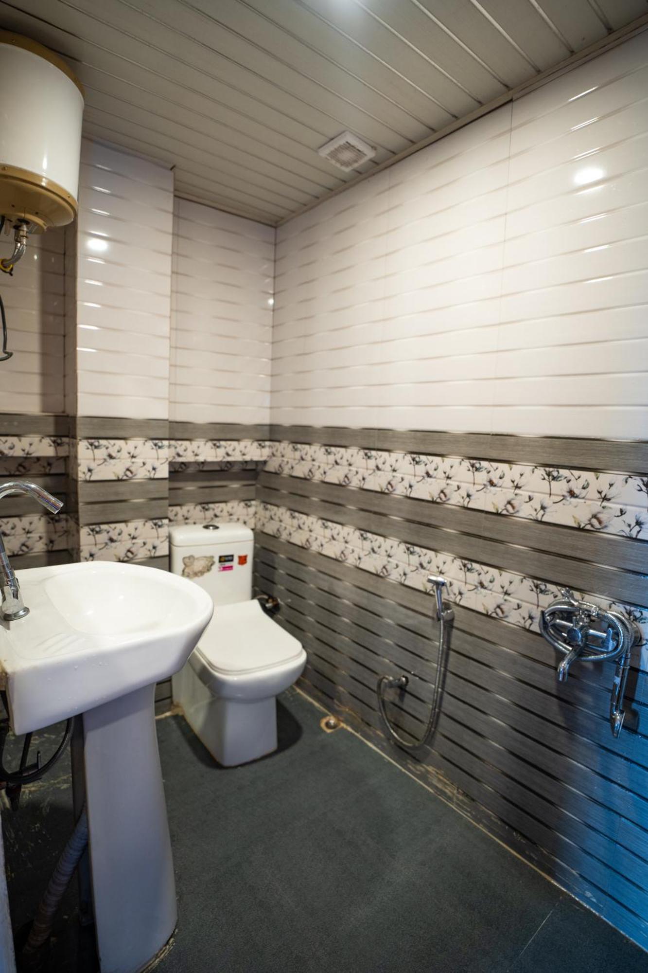 Monratino Himadrie -2 Mins Walk From Mall Road - All Rooms Have Kanchenjunga Mountain View Дарджилинг Екстериор снимка