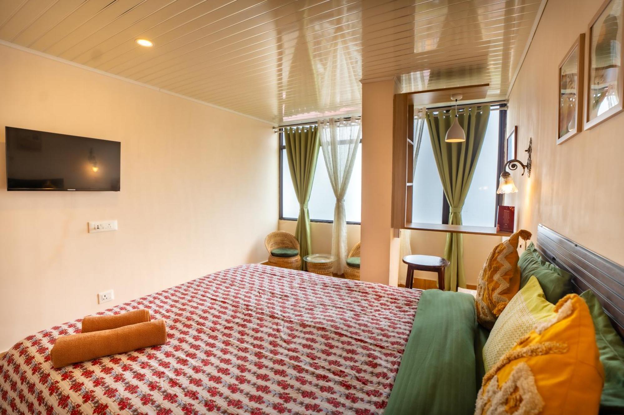 Monratino Himadrie -2 Mins Walk From Mall Road - All Rooms Have Kanchenjunga Mountain View Дарджилинг Екстериор снимка